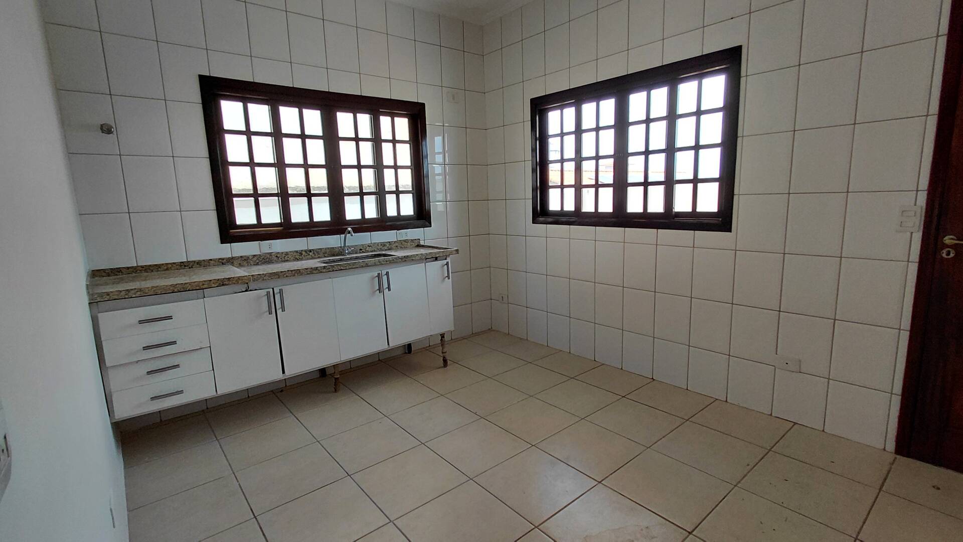 #583 - Casa para Locação em Itatiba - SP